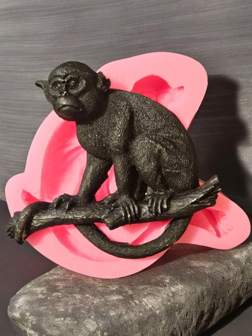 Pink Reptile Silicone Mold for Pet-Themed Crafts